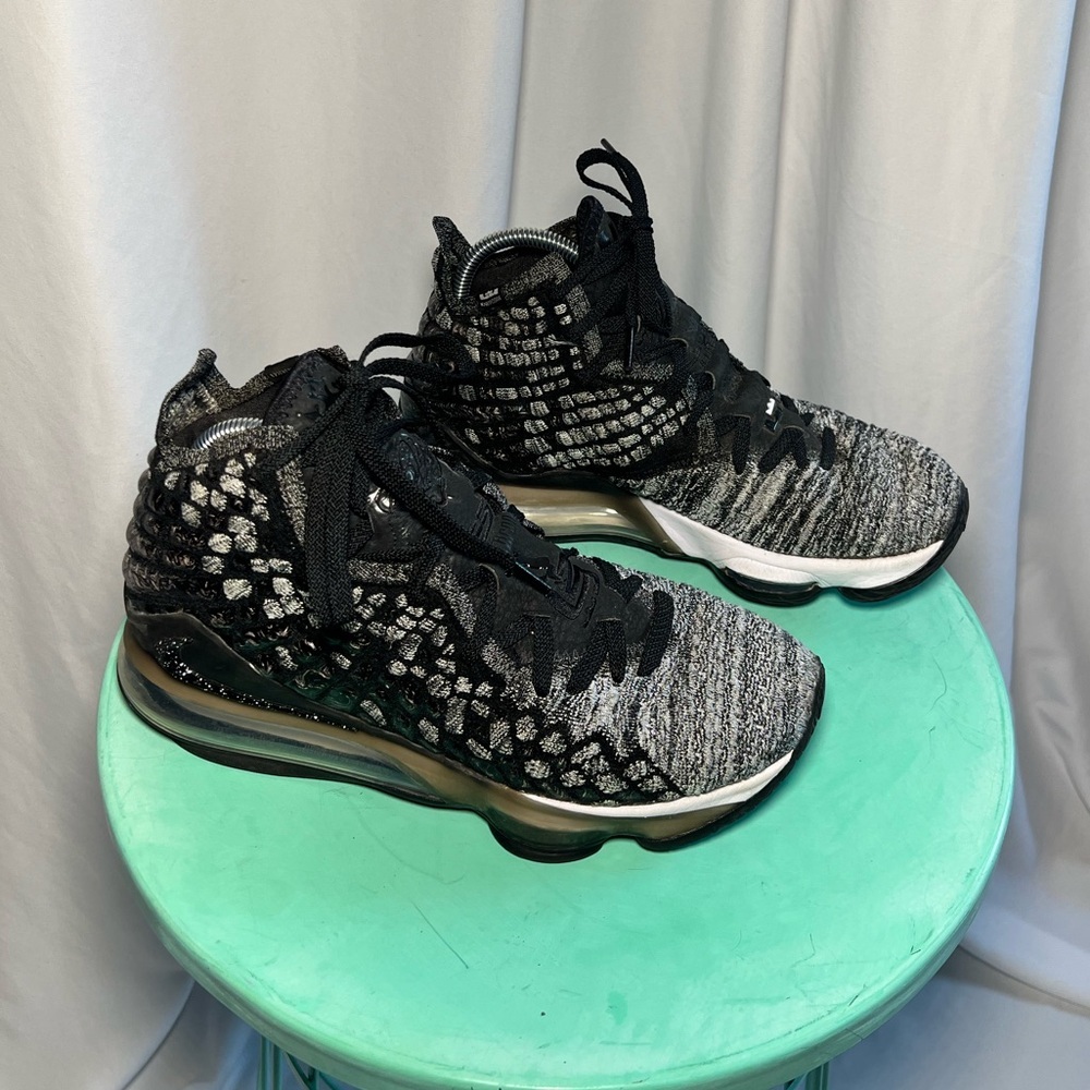 Nike Lebron 17 XVII In The Arena Black White | Men’s 9 - Picture 3 of 14
